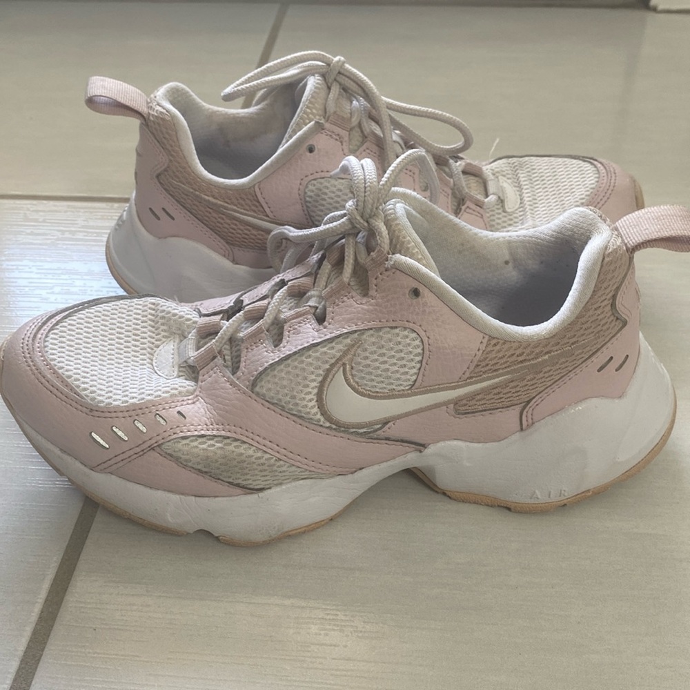 Nike Air Heights - light pink and white